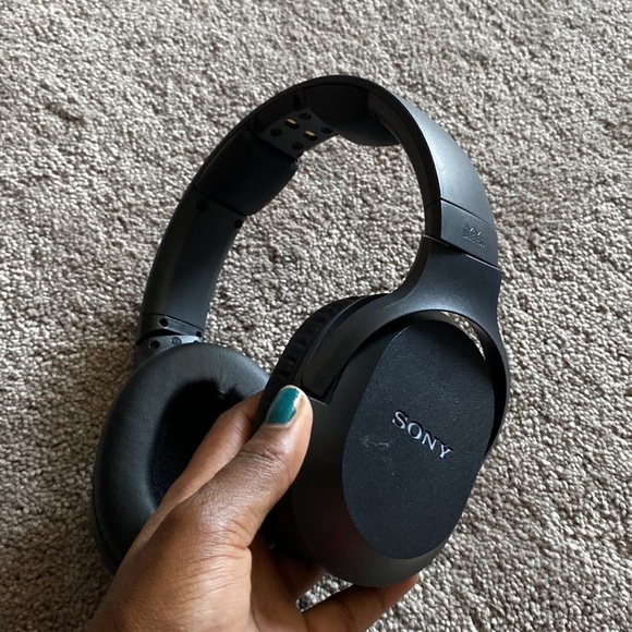 Sony WH- RF400R Wireless Home Theater Headphones - Picture 7 of 7
